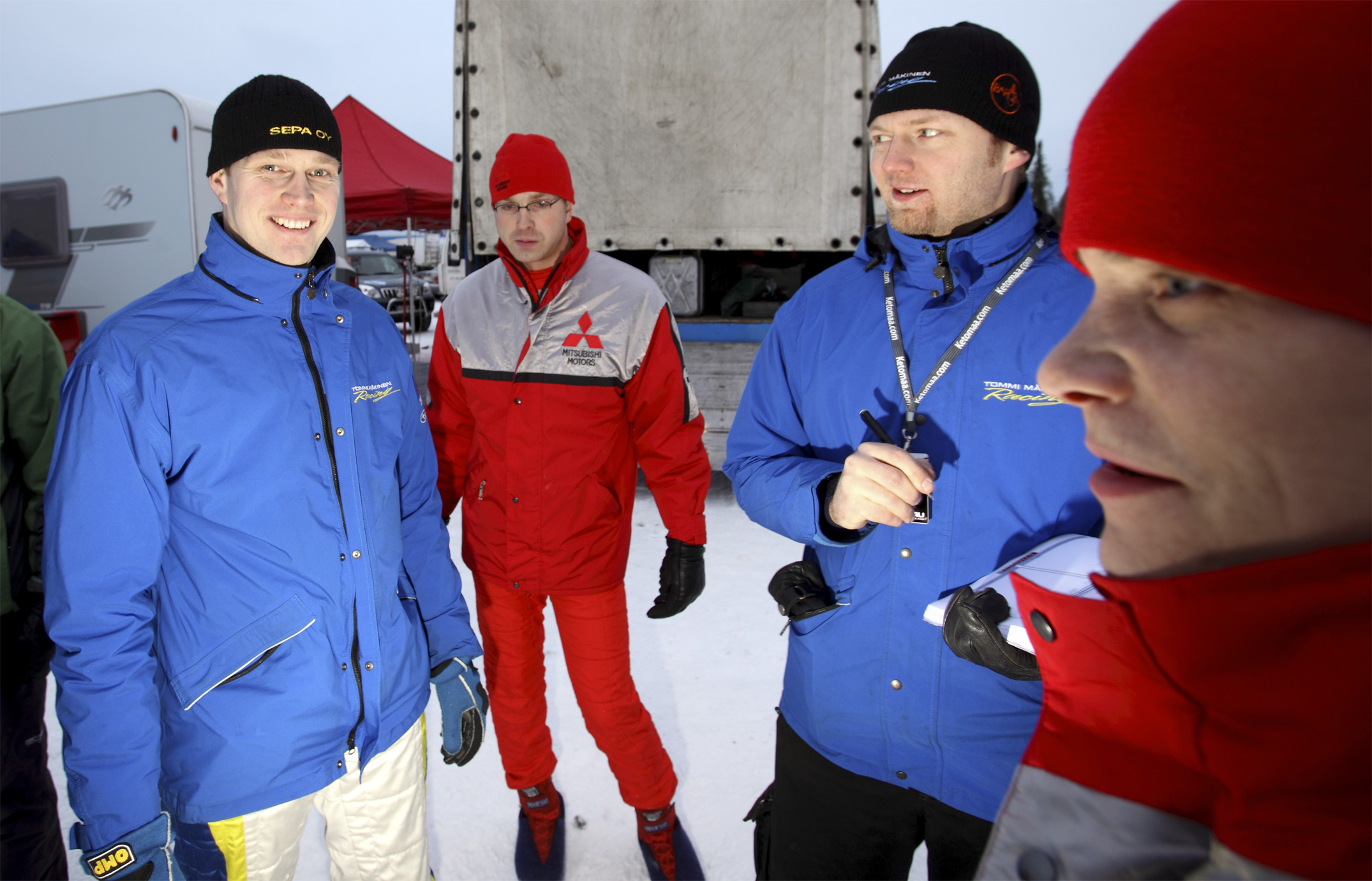 Ralli SM -sarjan kilpailijoita Rovaniemell, kuva: Marko Mkinen.