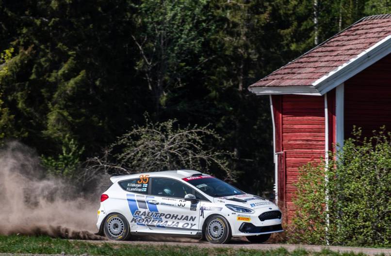 SM-Ralli - Tuusulalaistiimi KMS Racing kilpailee kahden auton voimin ...
