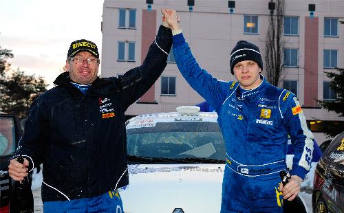 pinomaki podium.jpg - pienennetty