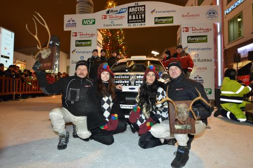 sm1_podium_jannetuohino.jpg - pienennetty